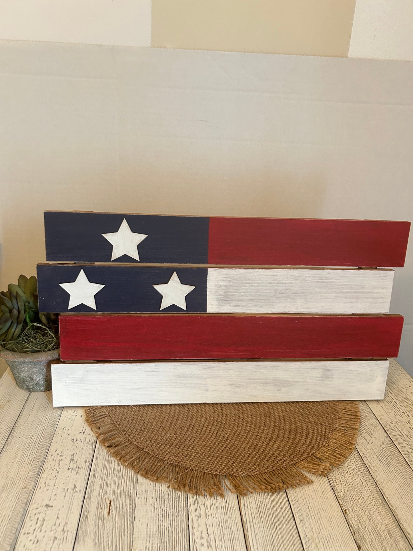 Flag shelf leaner